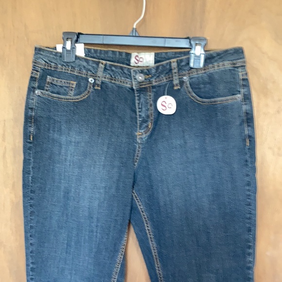 So skinny jean  with decorative stitching on back pockets size 15 - Picture 10 of 17